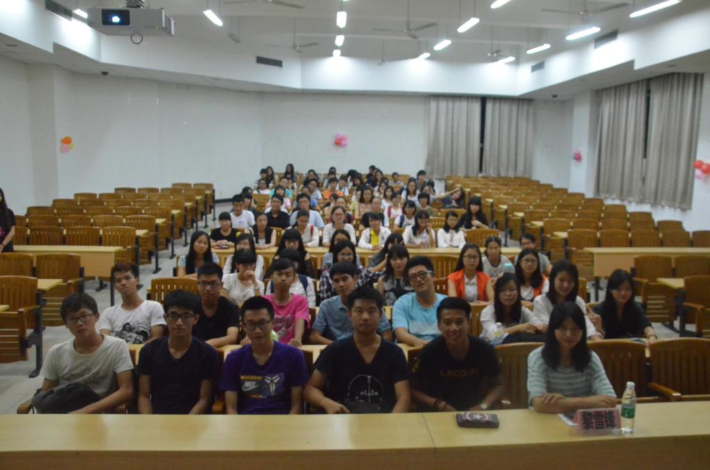 合影留念 伟德国际victor1946